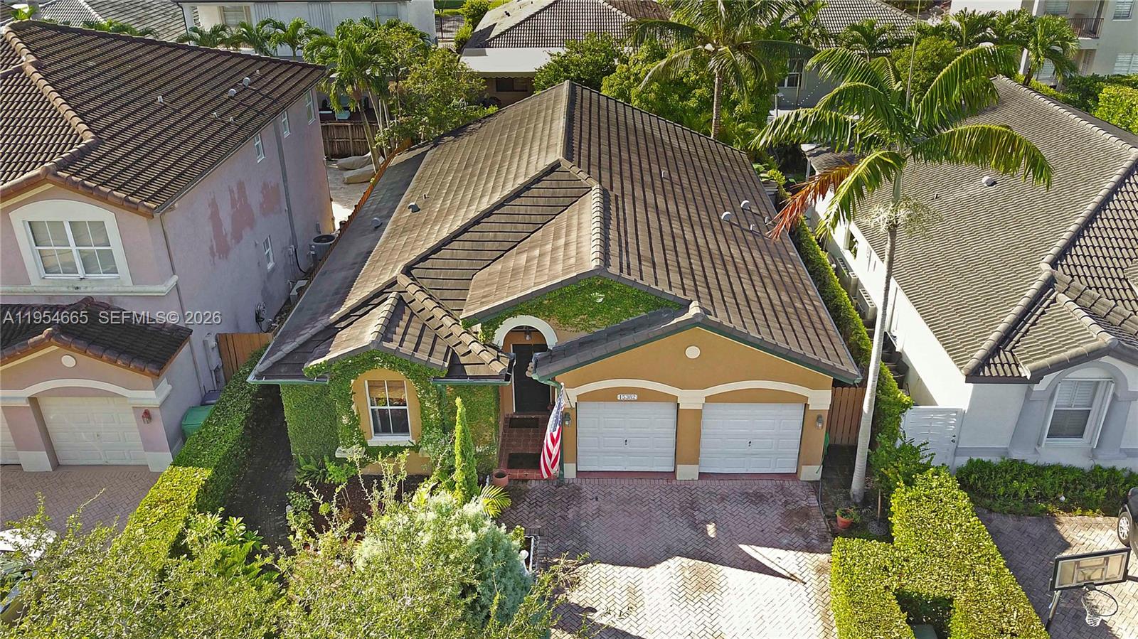 A B AT TAMIAMI TRAIL PHAS - Residential