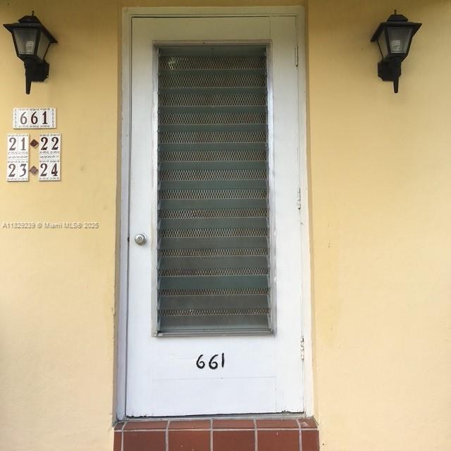 661 SW 11th St 22W