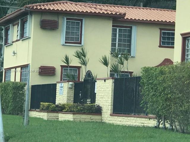 661 SW 11th St 22W