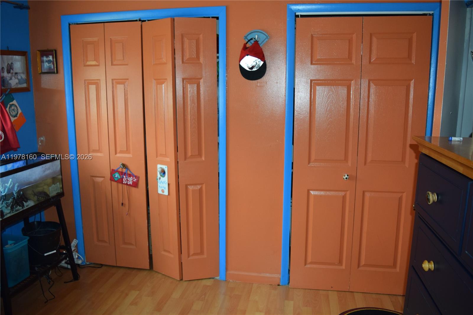 HOLLYWOOD HILLS - Residential