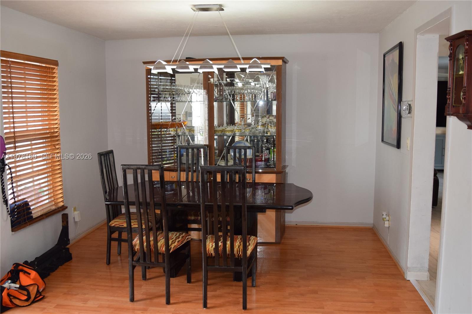 HOLLYWOOD HILLS - Residential