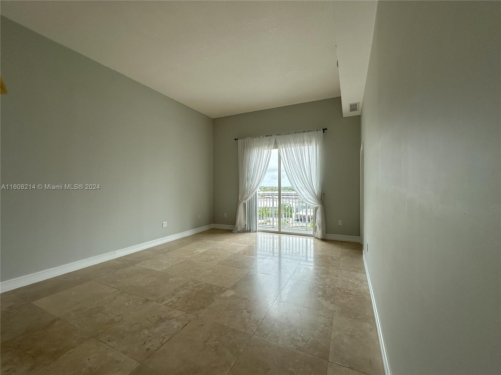 DOWNTOWN DADELAND CONDO N - Residential Lease