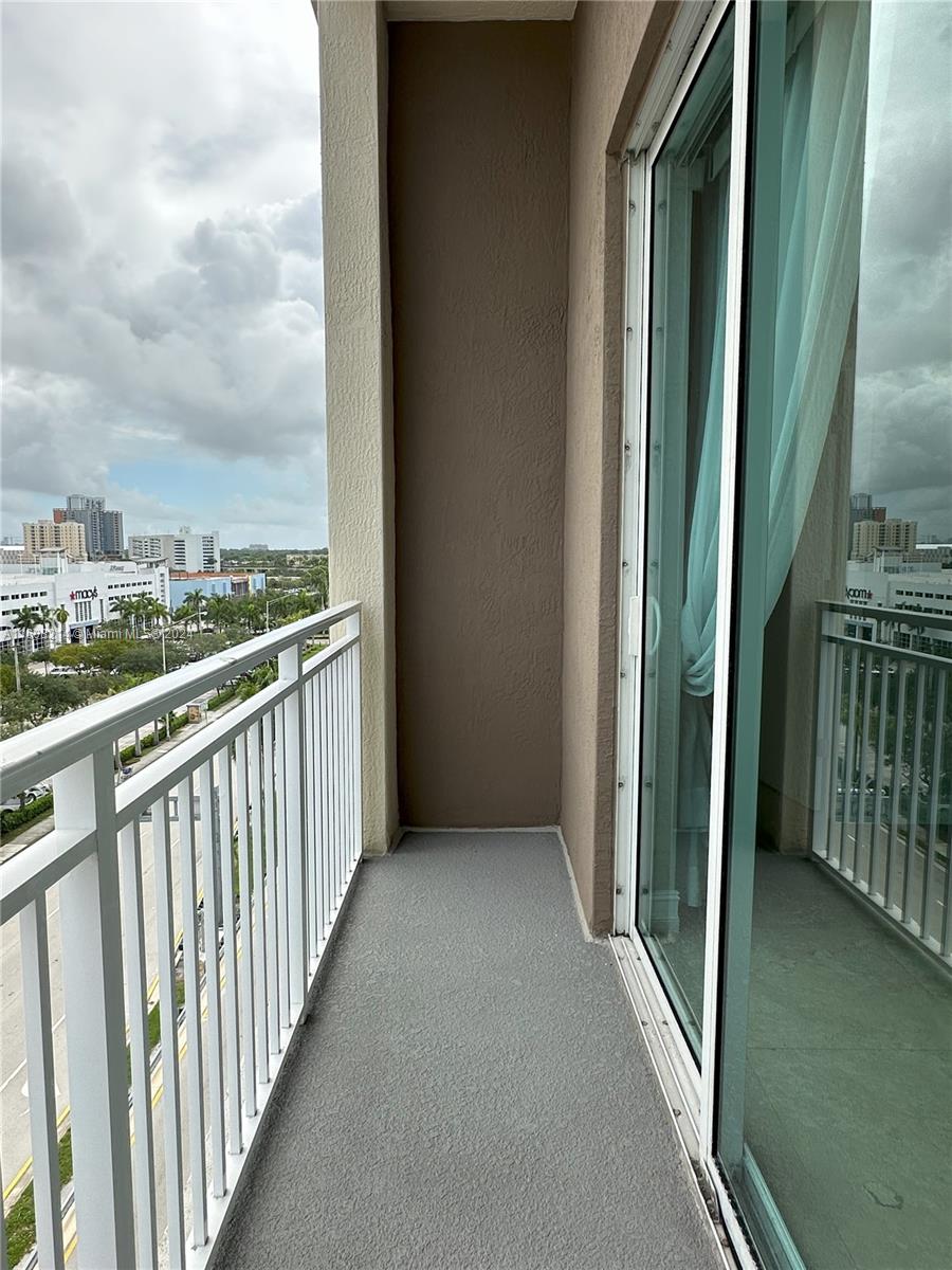 DOWNTOWN DADELAND CONDO N - Residential Lease