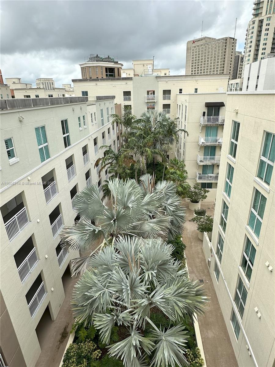 DOWNTOWN DADELAND CONDO N - Residential Lease