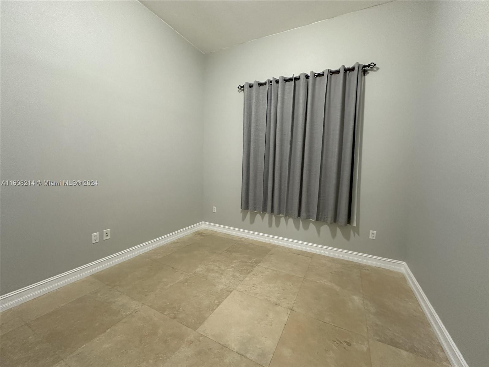DOWNTOWN DADELAND CONDO N - Residential Lease