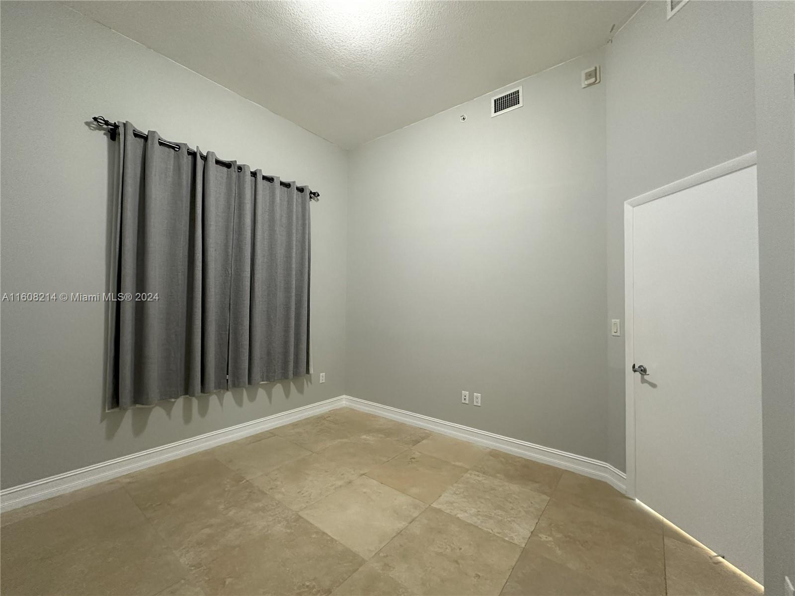 DOWNTOWN DADELAND CONDO N - Residential Lease