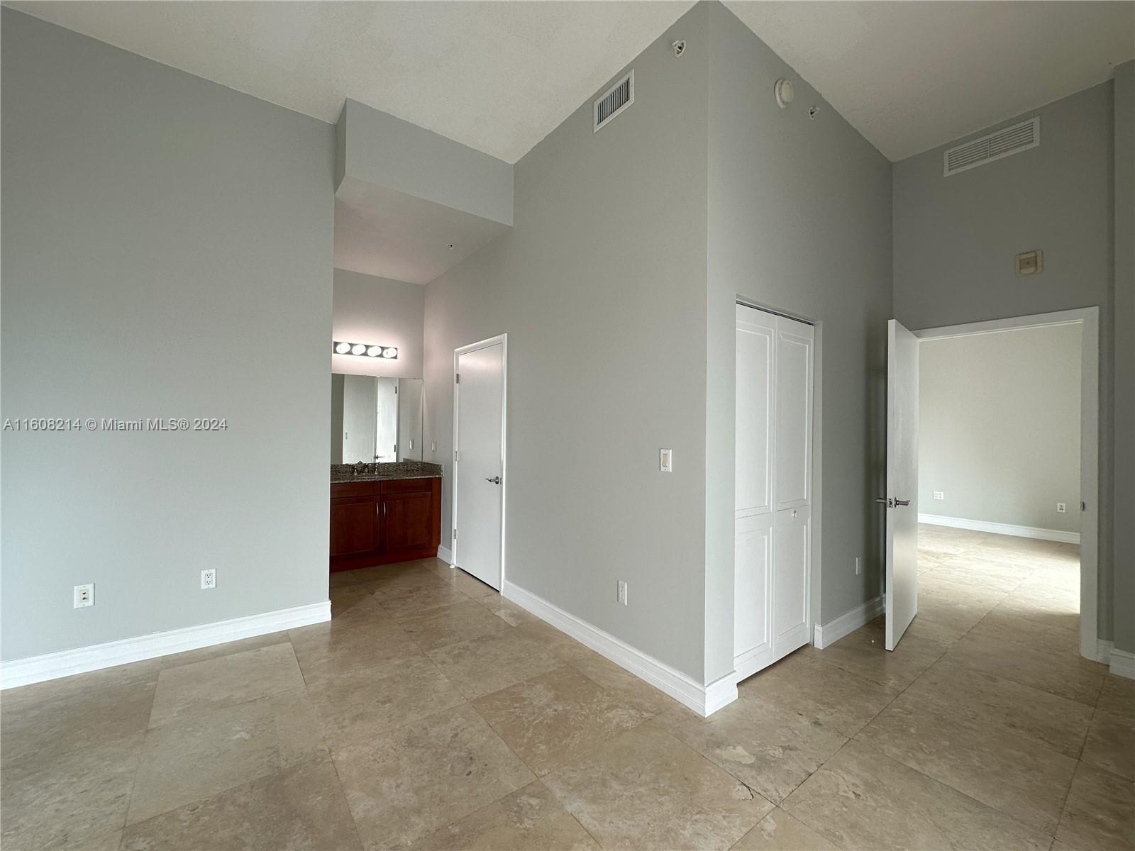 DOWNTOWN DADELAND CONDO N - Residential Lease