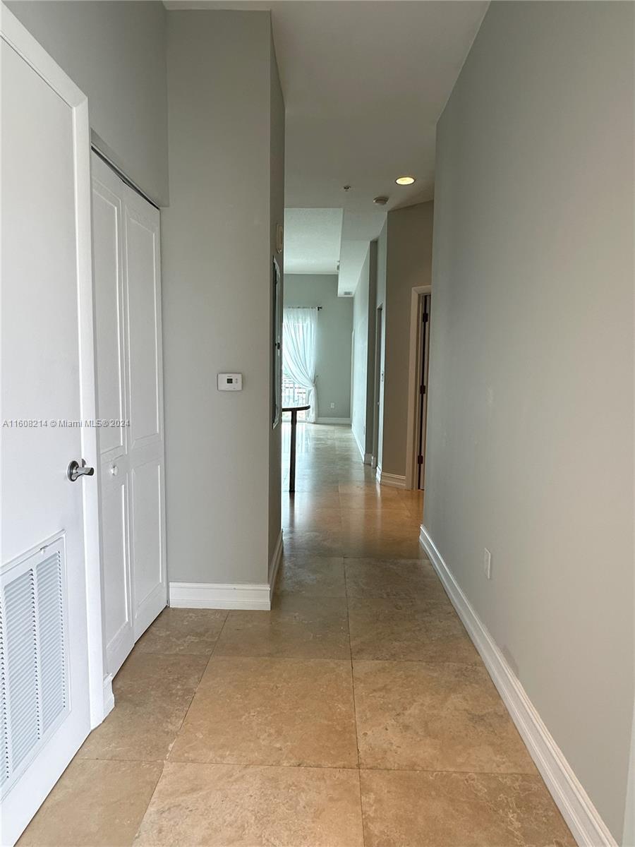 ONE OF A KIND IN URBAN DOWNTOWN DADELAND.  BEAUTIFUL PENTHOUSE UNIT W/HIGH CEILINGS THROUGHOUT &  A SPLIT BEDROOM PLAN.  LARGE LIVING & DINING AREA.  OPEN KITCHEN W/SS APPLIANCES, GRANITE COUNTERTOPS & CHERRY CABINETRY.  MARBLE FLOORS IN ALL LIVING AREAS.  WASHER/DRYER IN UNIT.  COVERED BALCONY & TERRACE W/DOOR TO OUTSIDE HALLWAY.  FRESHLY PAINTED.  STUNNING UNOBSTRUCTED VIEWS OF THE CITY.  ENJOY THE CONVENIENCE OF ALL THE SHOPS  & RESTAURANTS IN THIS FANTASTIC COMMUNITY.  IN ADDITION TO HAVING PUBLIX, TRADER JOES, DADELAND MALL, PUBLIC TRANSPORTATION & THE METROIL RAIL WITHIN CLOSE PROXIMITY.  DON'T MISS OUT ON THIS PERFECT 10!