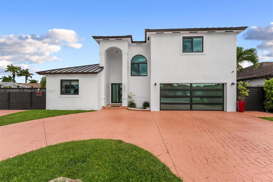 This stunning corner lot in the desirable Wonderly Estates neighborhood features a completely remodeled home with 4 bedrooms and 3 bathrooms. It boasts a new roof, impact-resistant windows and doors, new flooring throughout, modern closets, updated bathrooms, and a beautiful new kitchen. Located near supermarkets, shopping centers, and parks. This is the perfect home for families—you must see it!