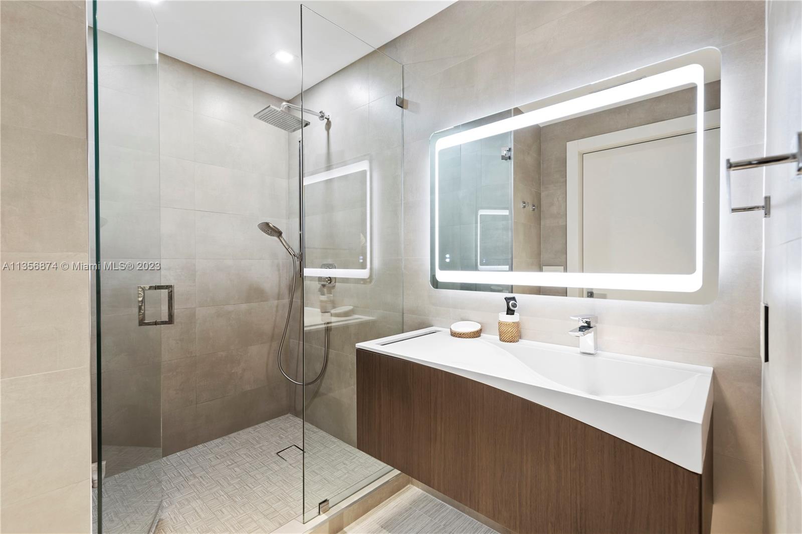 5100 BAYVIEW AT FISHER IS - Residential