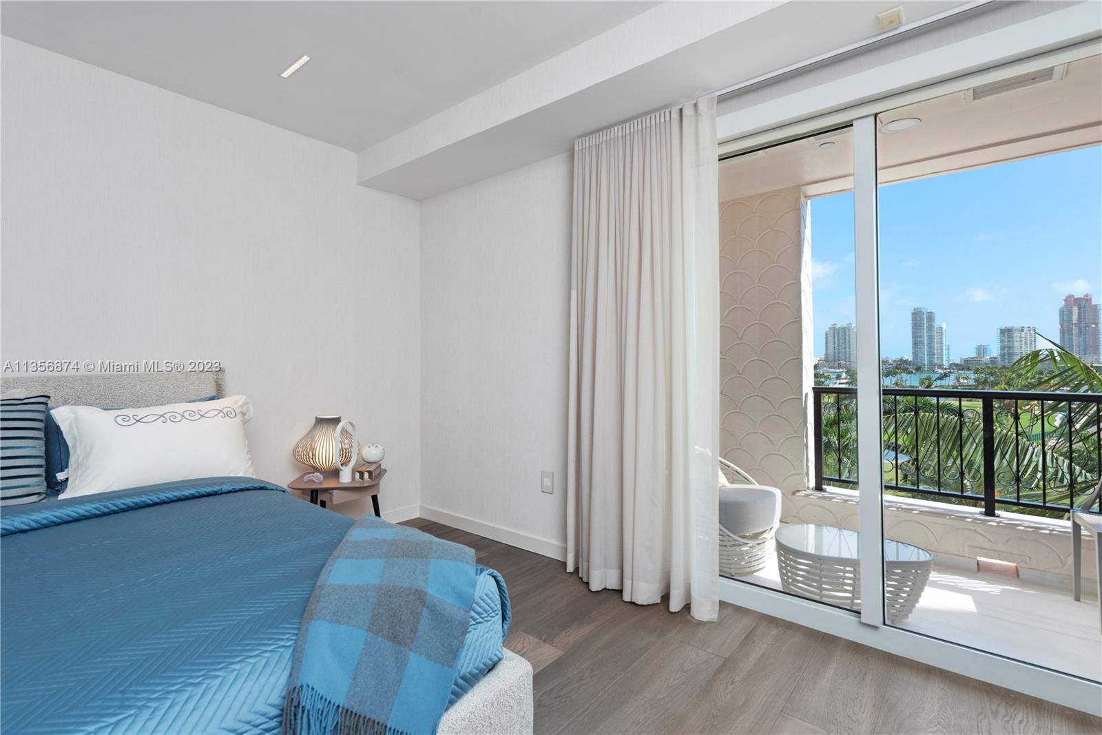 5100 BAYVIEW AT FISHER IS - Residential