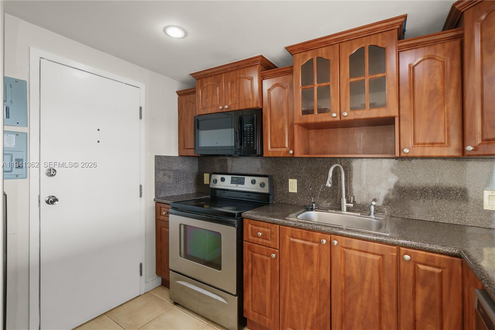 437 Golden Isles Dr 4D