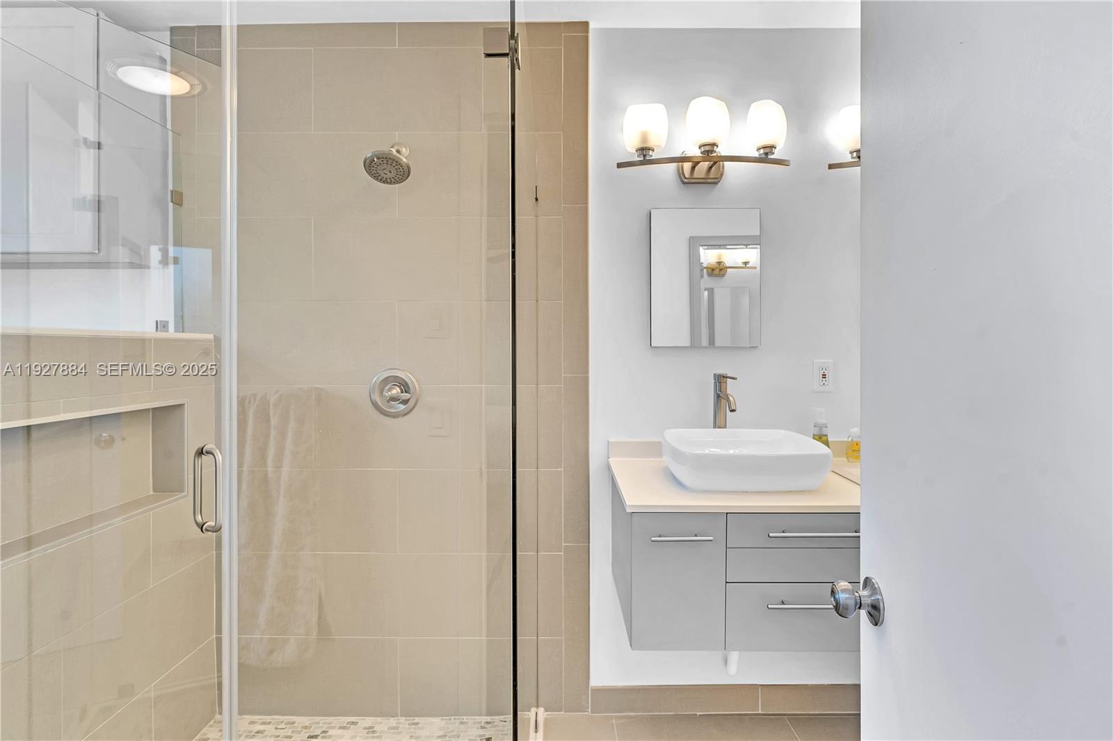 MEEKINS HILLS - Residential