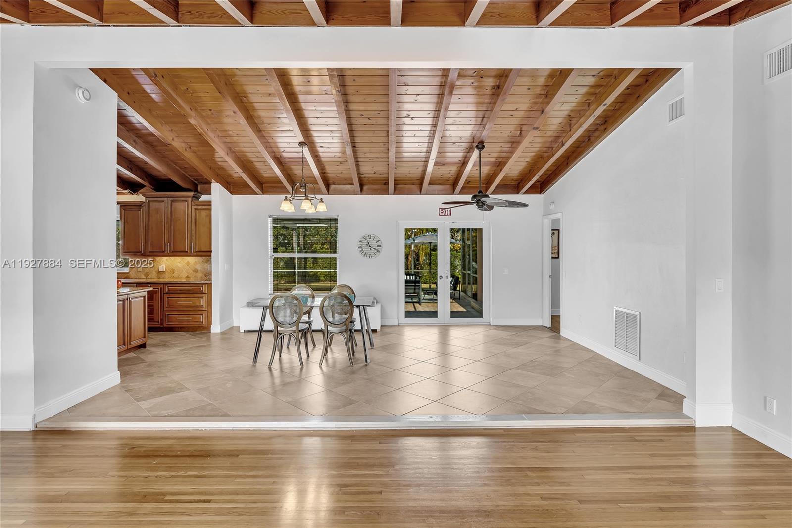 MEEKINS HILLS - Residential