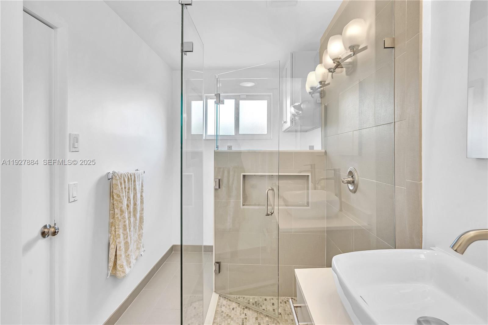 MEEKINS HILLS - Residential