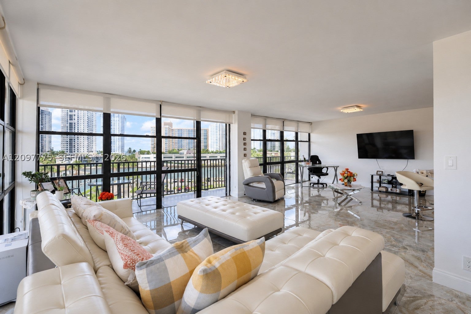 1000 Parkview Dr 610