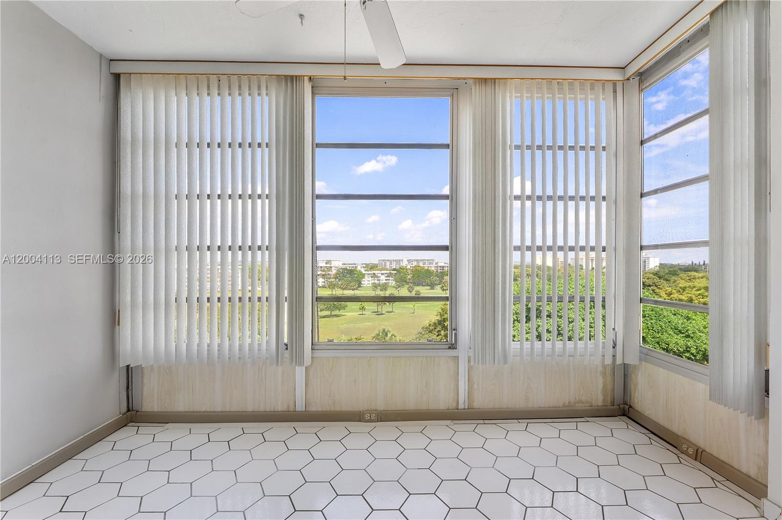 NO 21 PALM-AIRE COUNTRY C - Residential