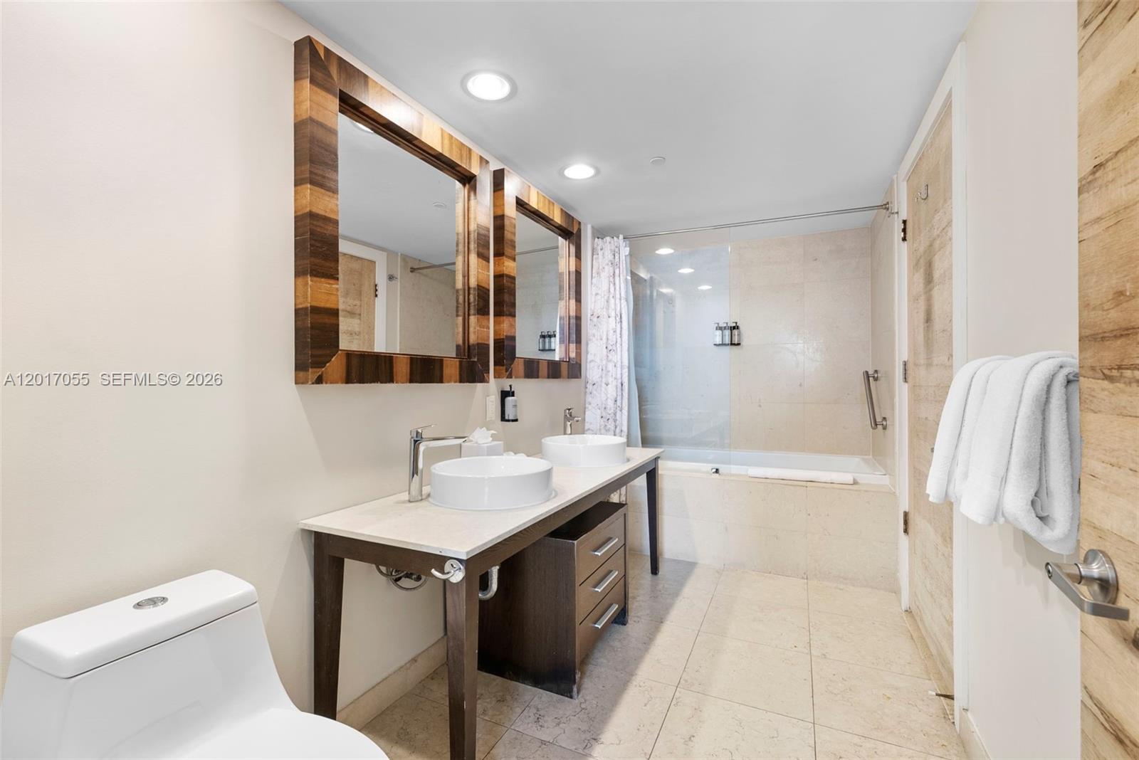 ICON BRICKELL CONDO NO 3 - Residential