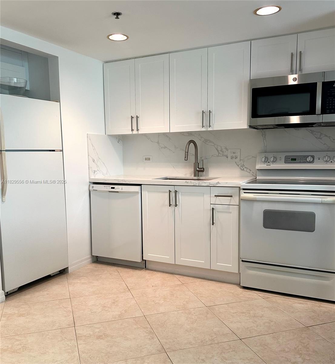 227 Michigan Ave 306