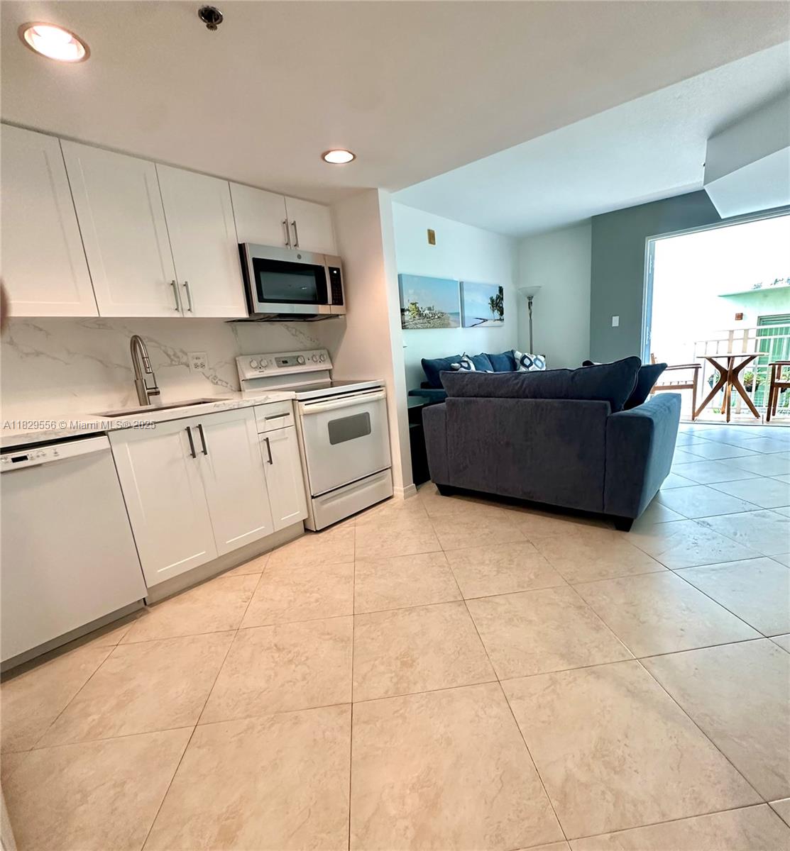 227 Michigan Ave 306