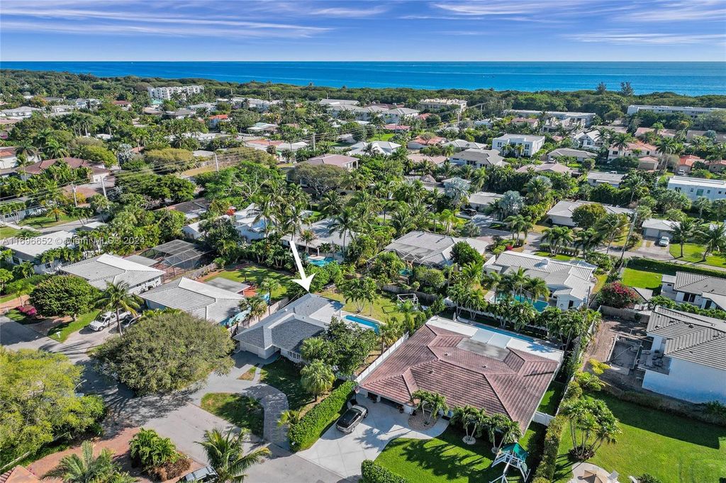 Photo of 280 NE Spanish Ct, Boca Raton, FL 33432 (MLS # A11696652)