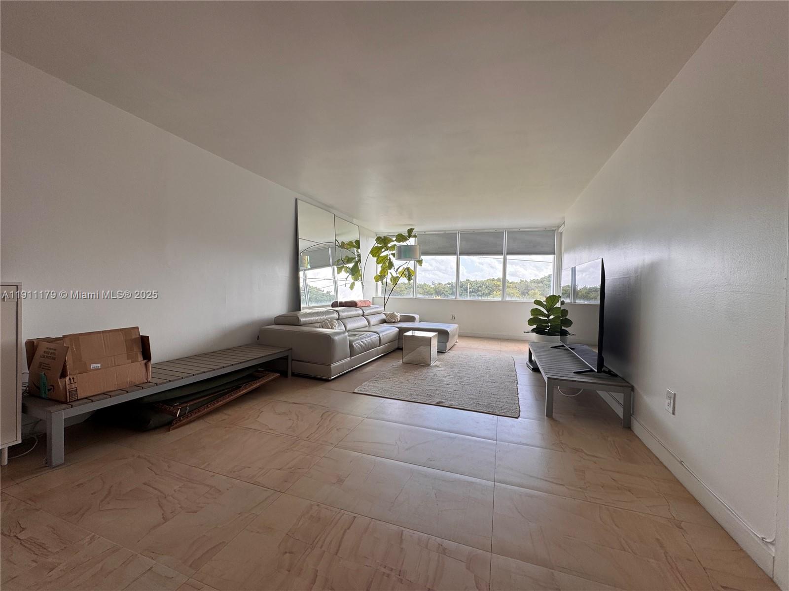 HARDING HALL CONDOMINIUM - Residential Lease