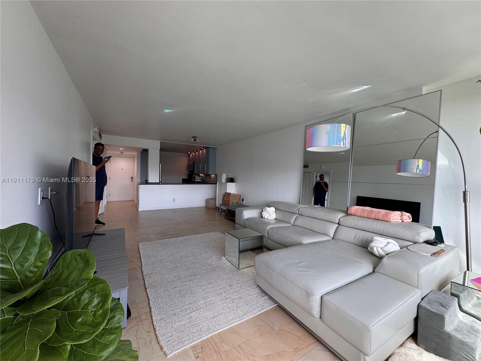 HARDING HALL CONDOMINIUM - Residential Lease