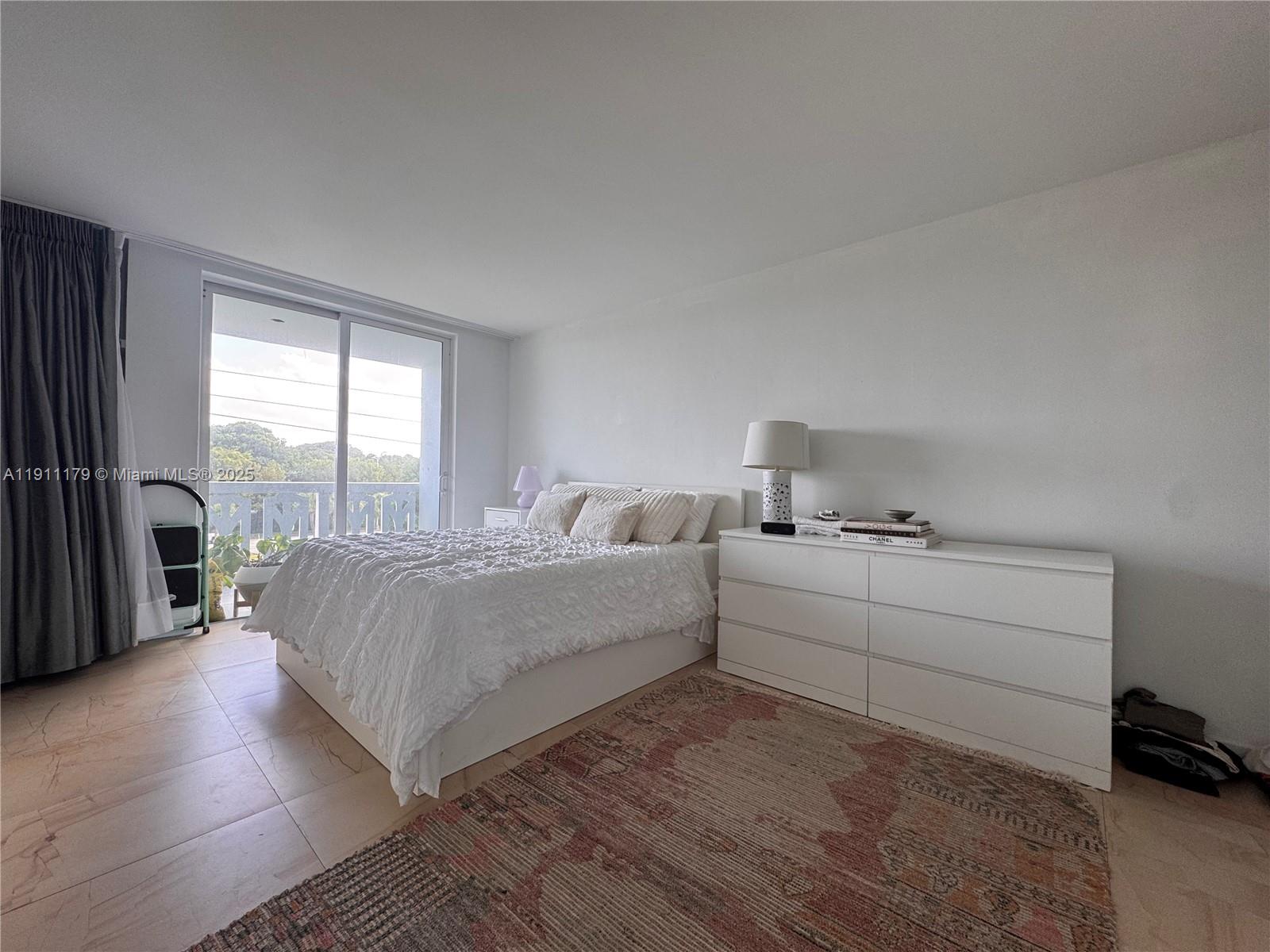 HARDING HALL CONDOMINIUM - Residential Lease