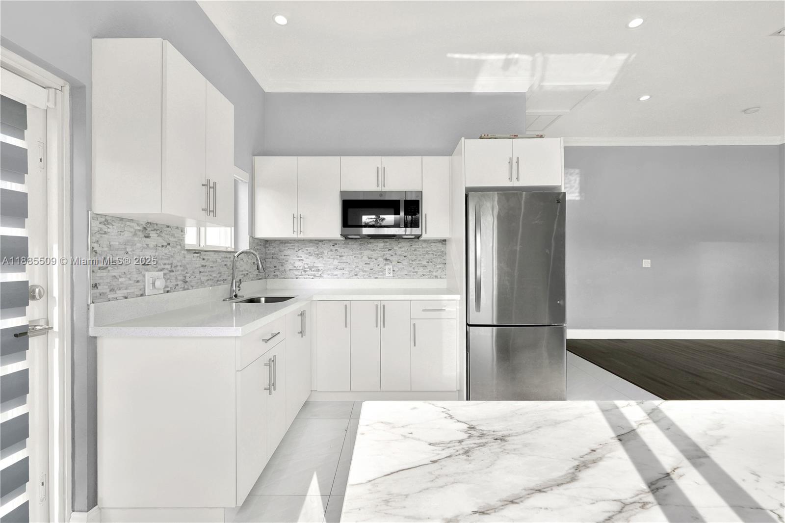 KENDALWOOD ESTATES - Residential Lease