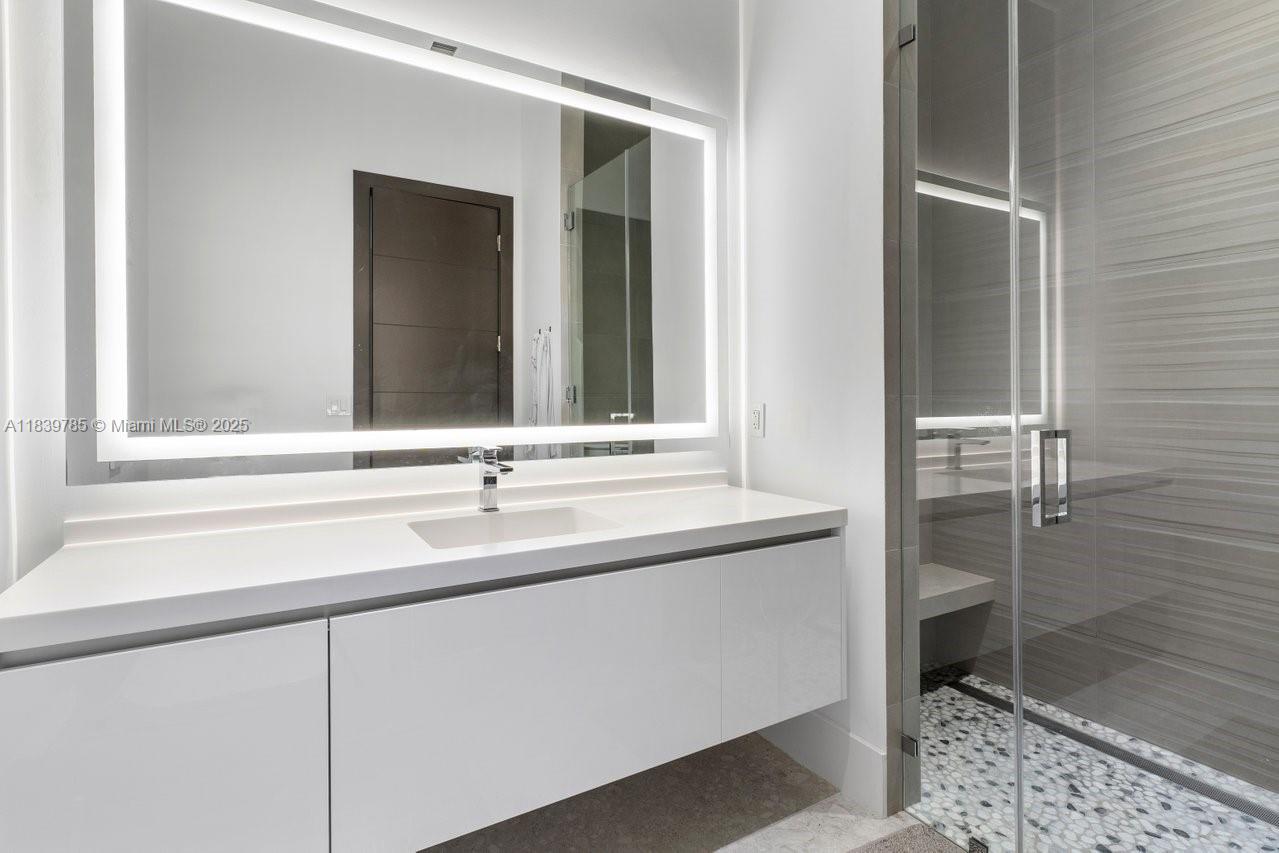 CHAMBERS SUB SW1/4 - Residential