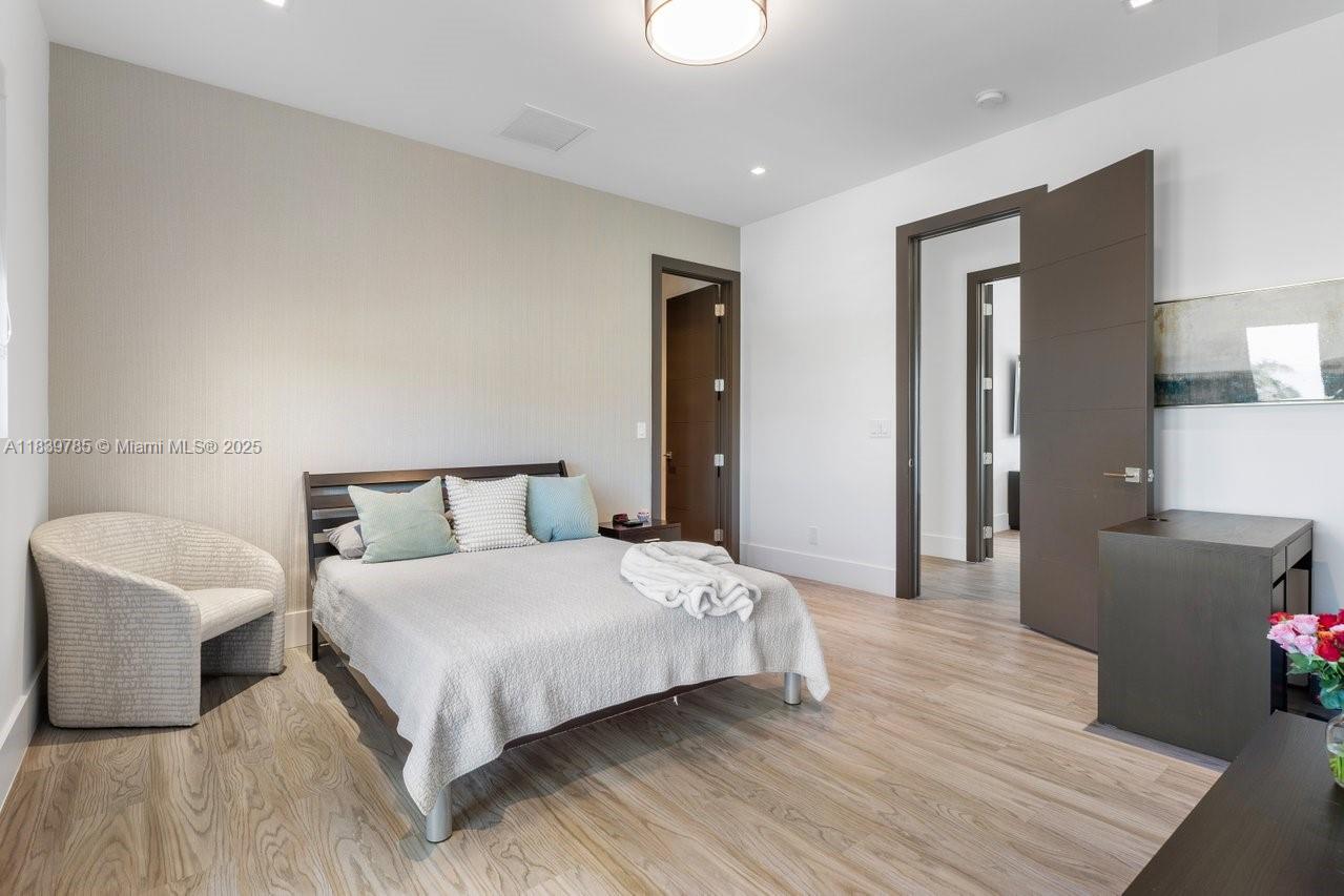 CHAMBERS SUB SW1/4 - Residential