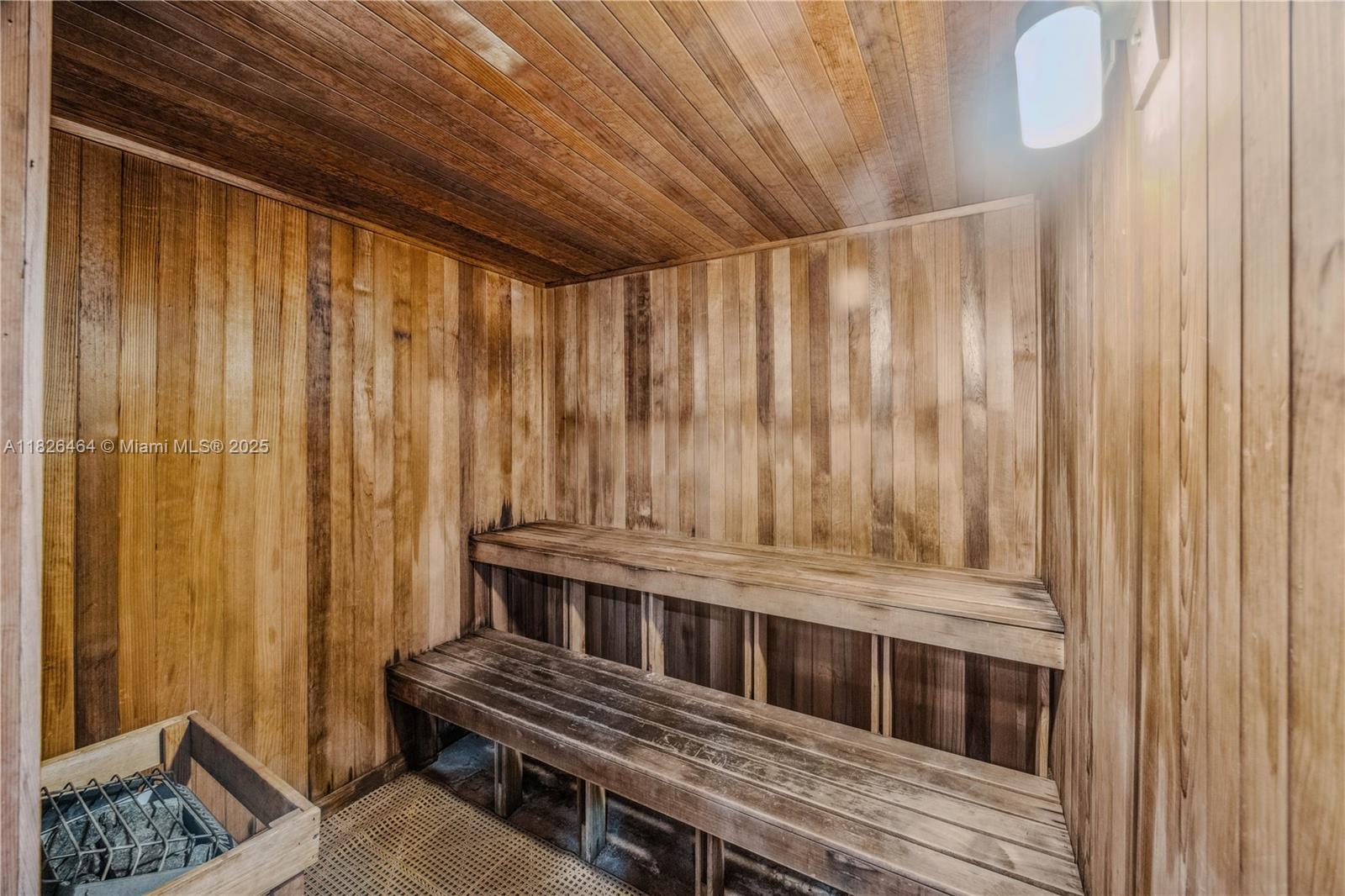 RESIDENCES ON HOLLYWOOD B - Residential