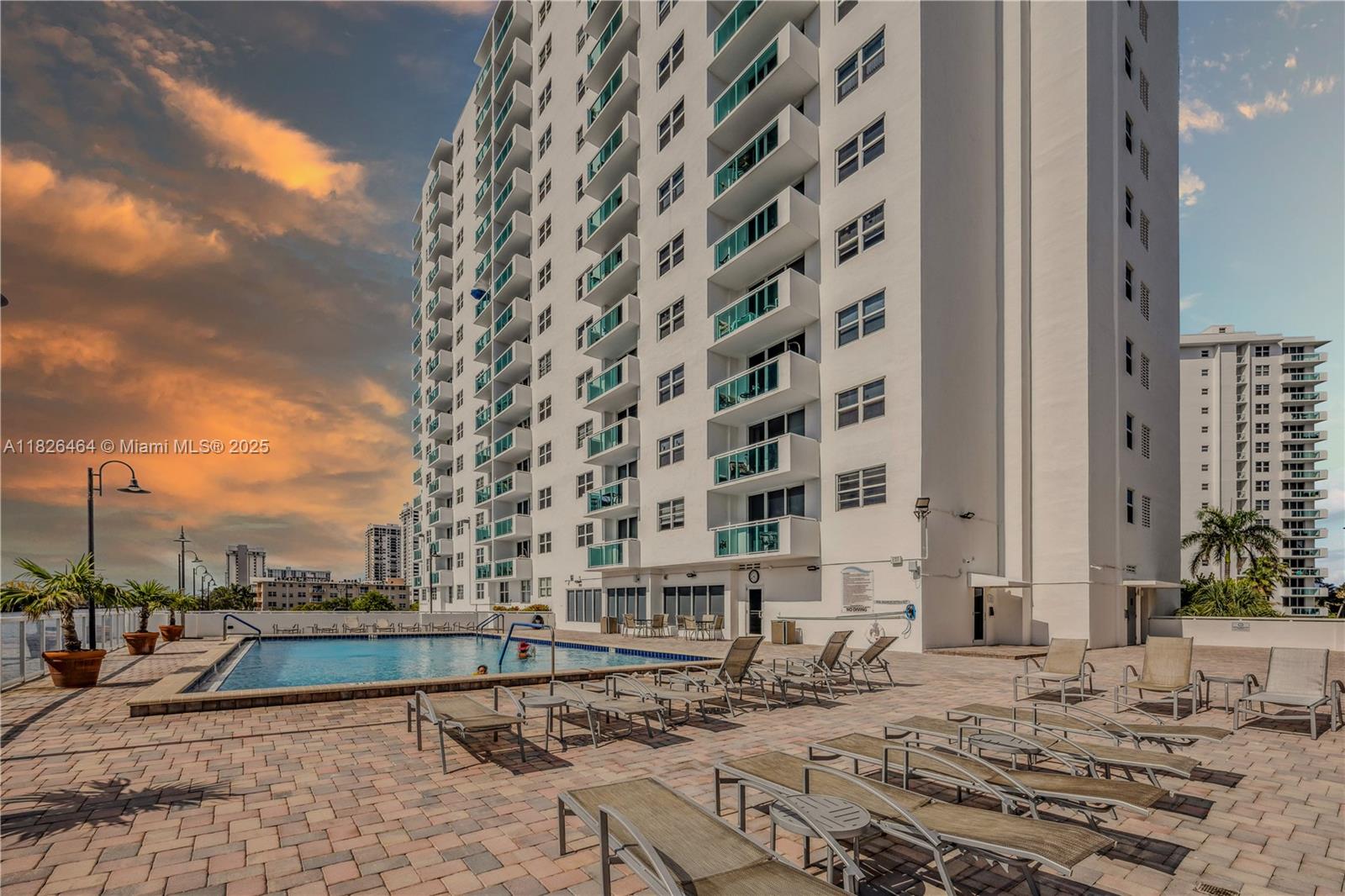 3000 S Ocean Dr 702