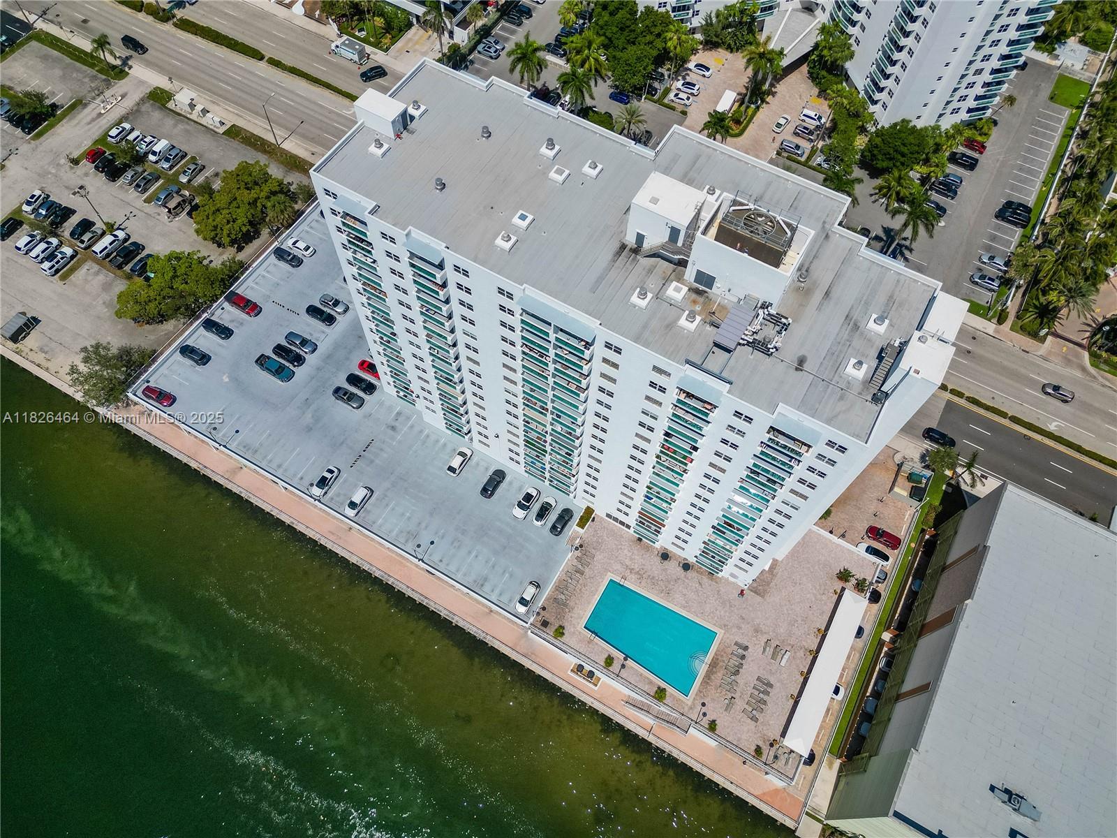 RESIDENCES ON HOLLYWOOD B - Residential