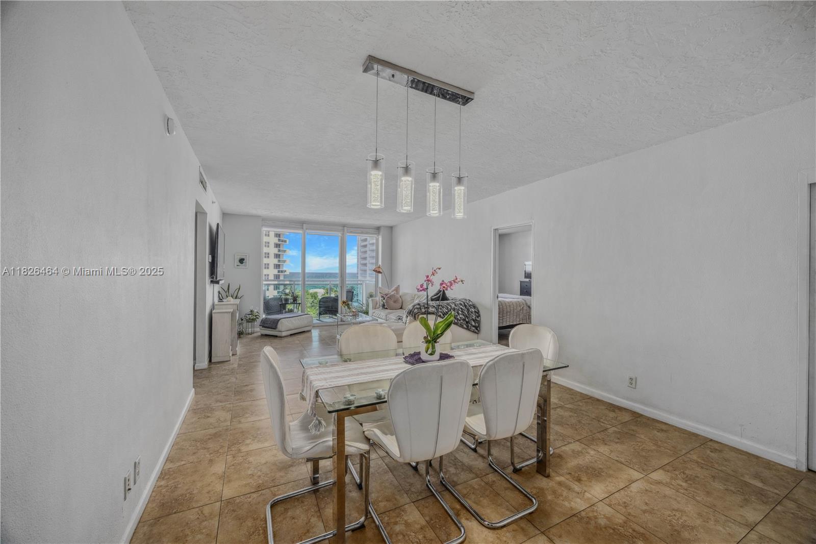 RESIDENCES ON HOLLYWOOD B - Residential