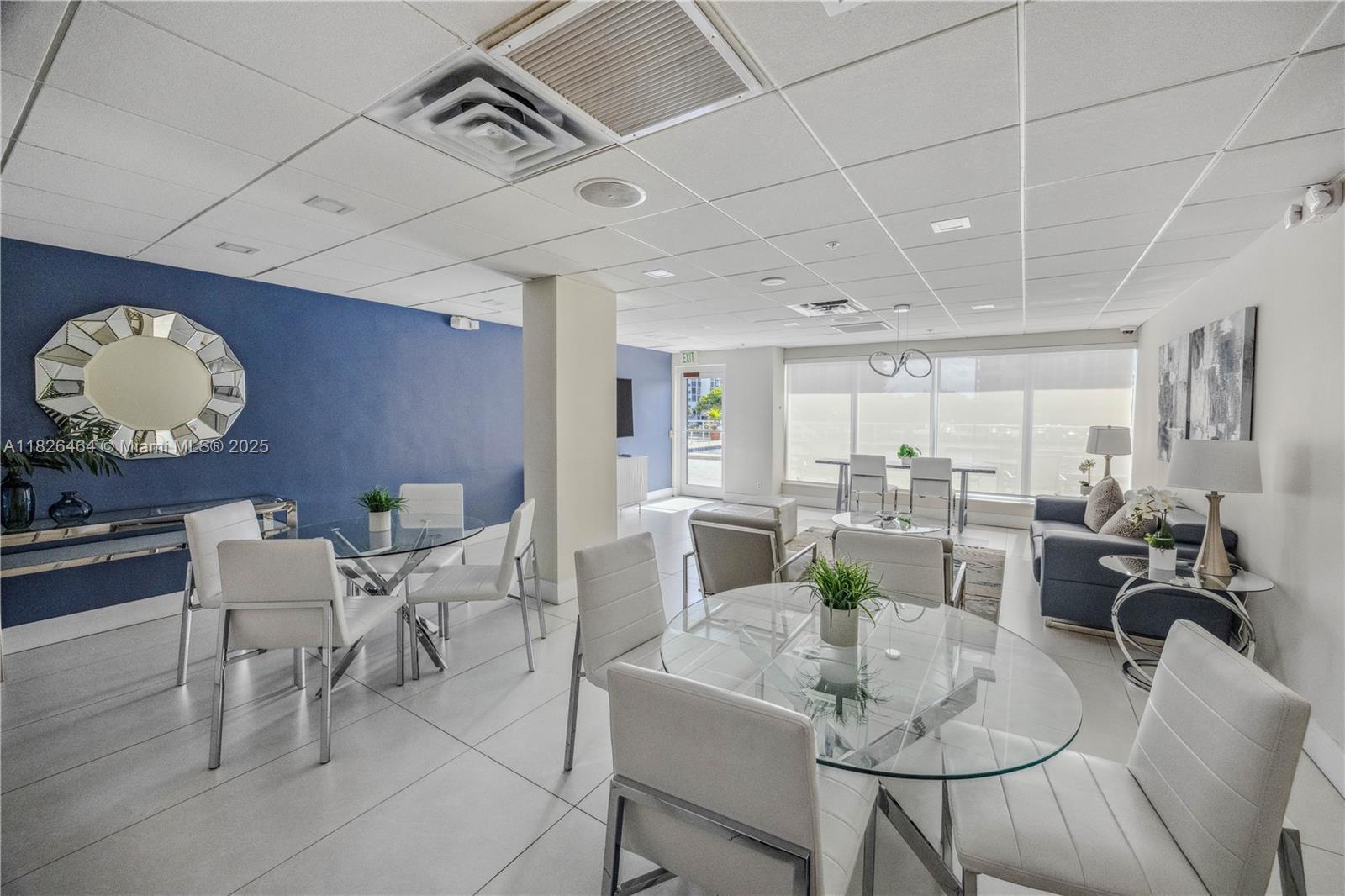 RESIDENCES ON HOLLYWOOD B - Residential