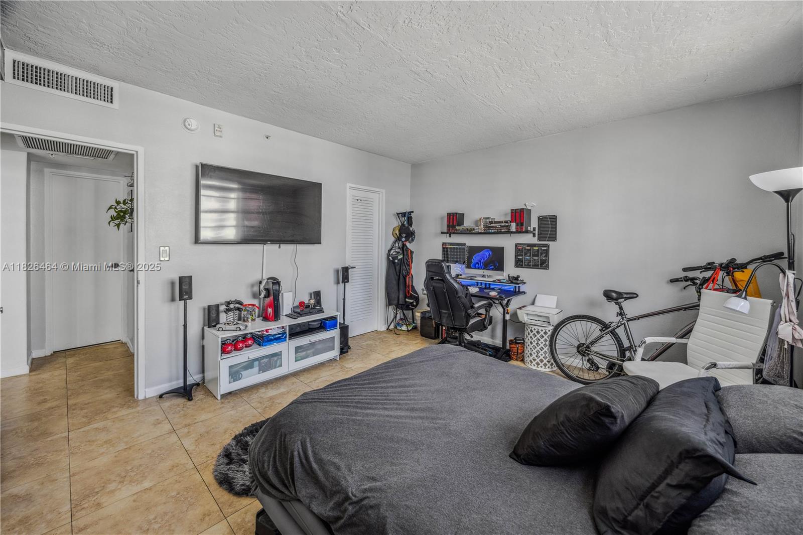 RESIDENCES ON HOLLYWOOD B - Residential