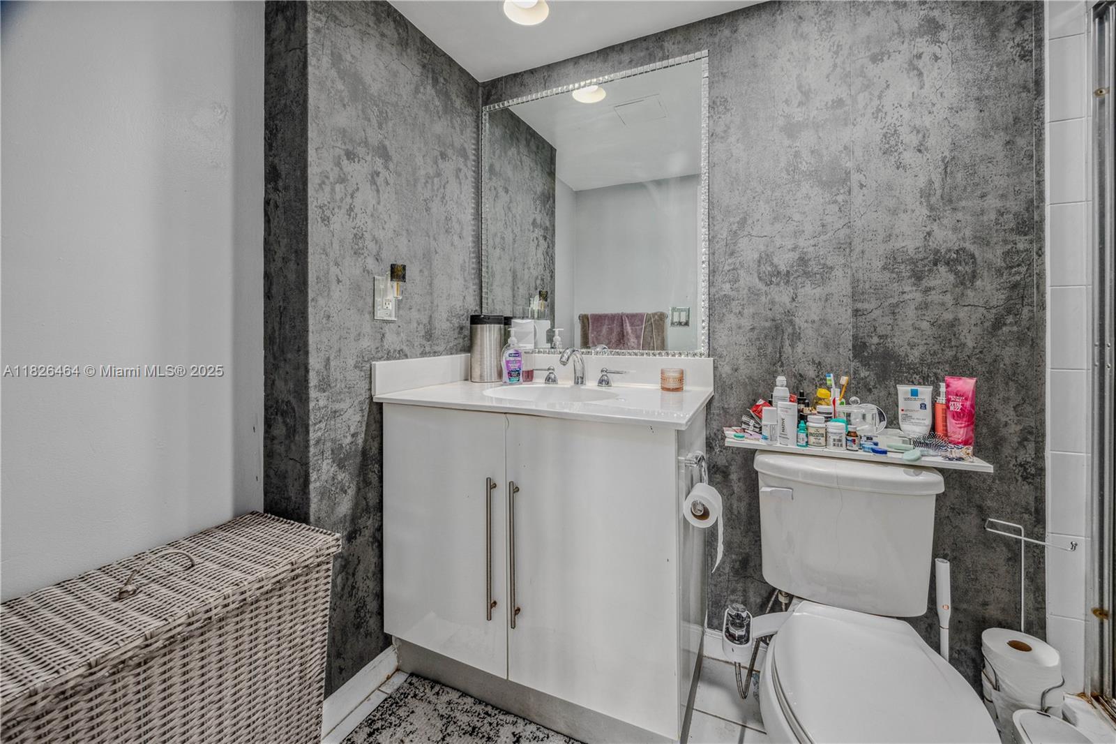 RESIDENCES ON HOLLYWOOD B - Residential