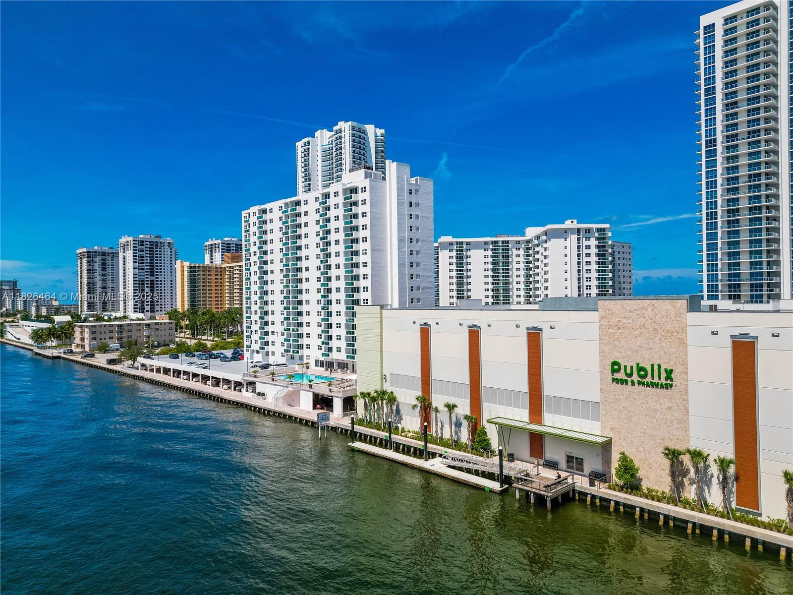 RESIDENCES ON HOLLYWOOD B - Residential