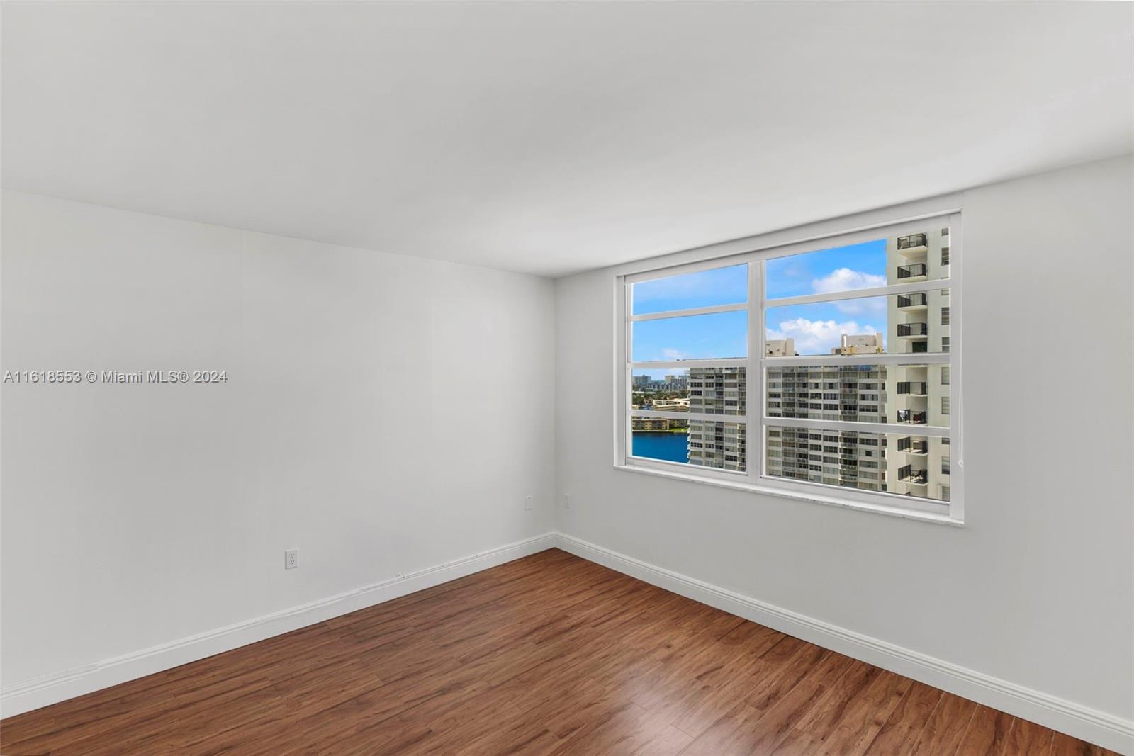 COMMODORE PLAZA CONDO - Residential