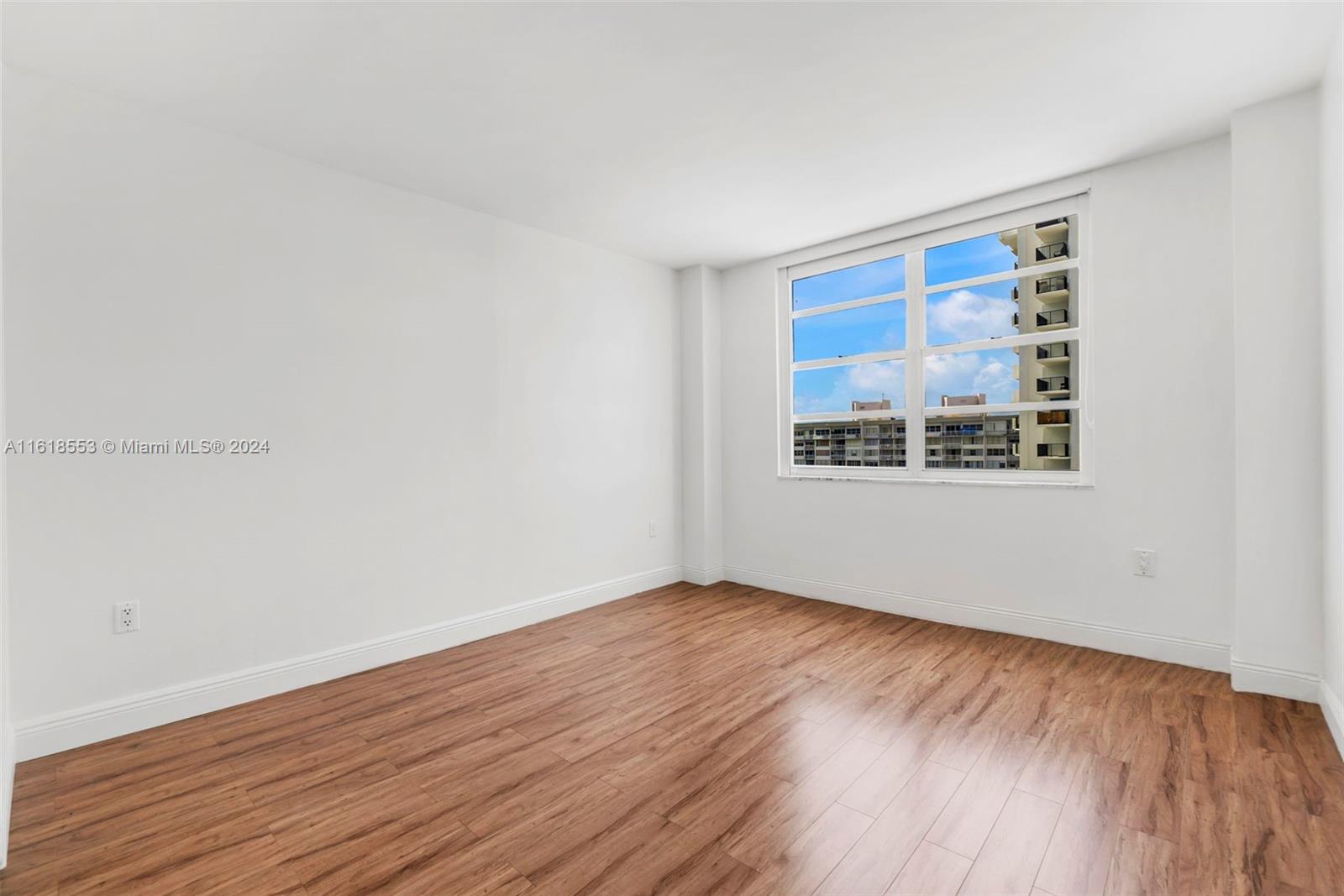 COMMODORE PLAZA CONDO - Residential