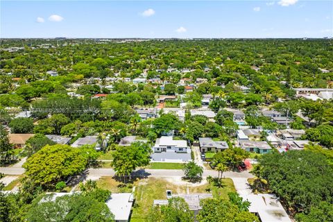 Tiny photo for 235 NW 127th St, North Miami, FL 33168 (MLS # A12006253)
