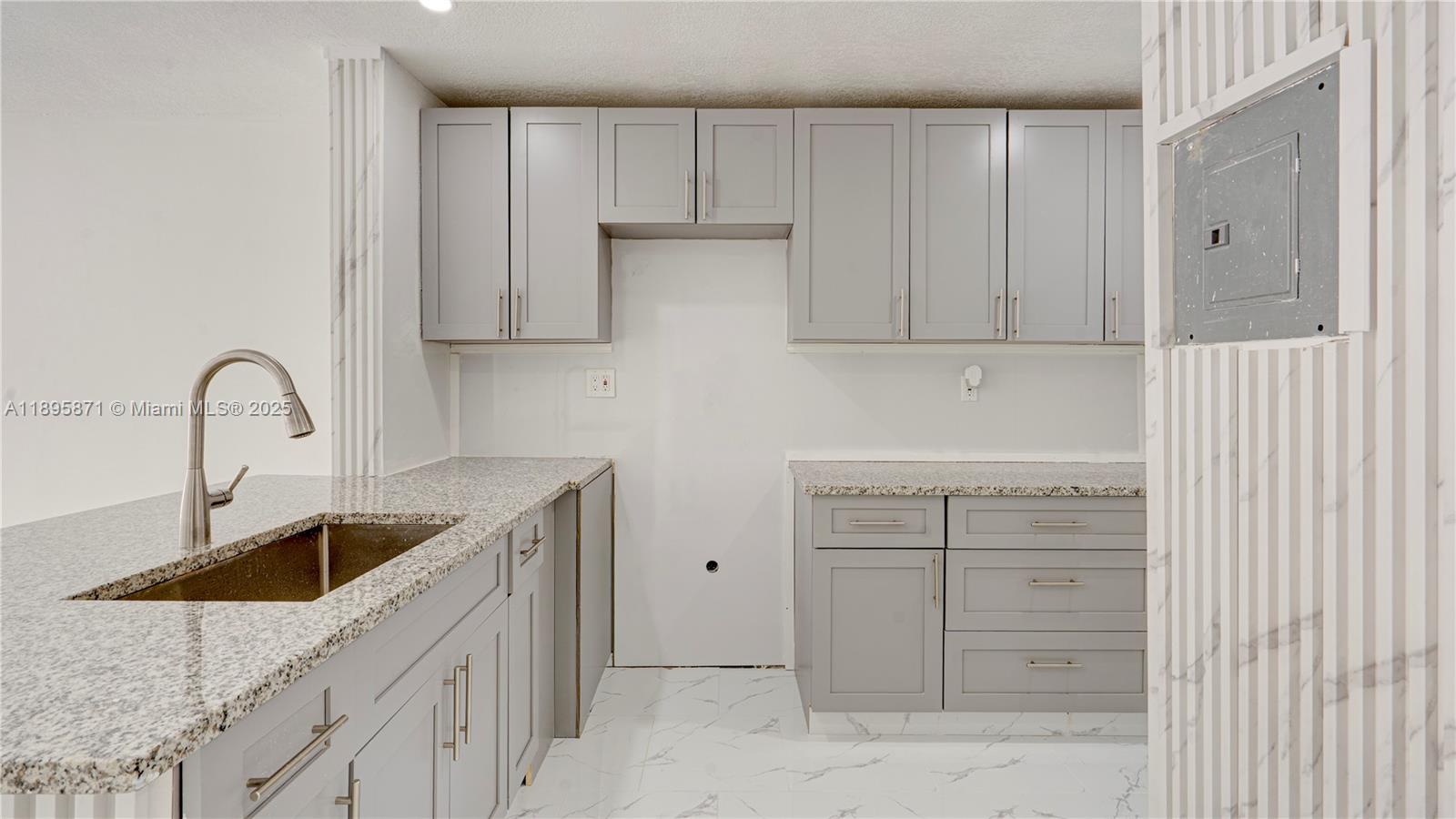 PALMETTO SPRINGS CONDO VI - Residential Lease