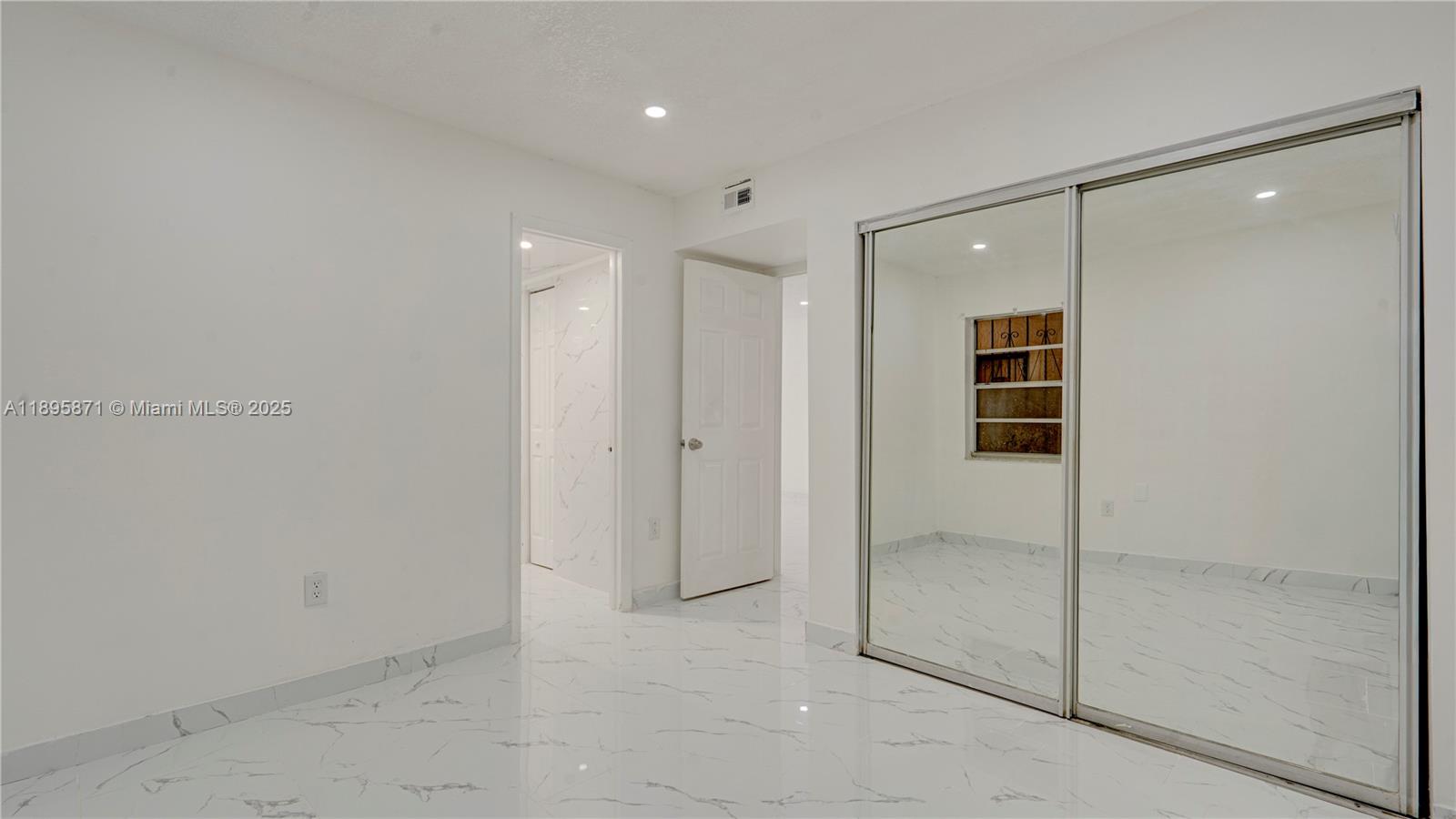 PALMETTO SPRINGS CONDO VI - Residential Lease