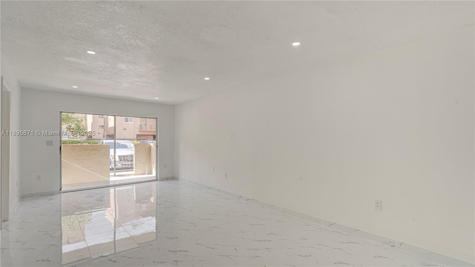 PALMETTO SPRINGS CONDO VI - Residential Lease