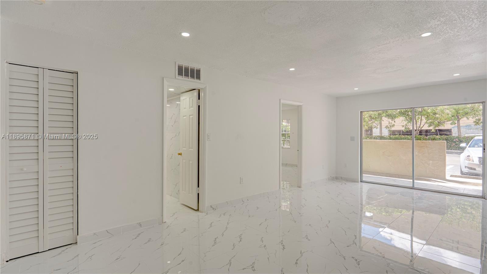 PALMETTO SPRINGS CONDO VI - Residential Lease