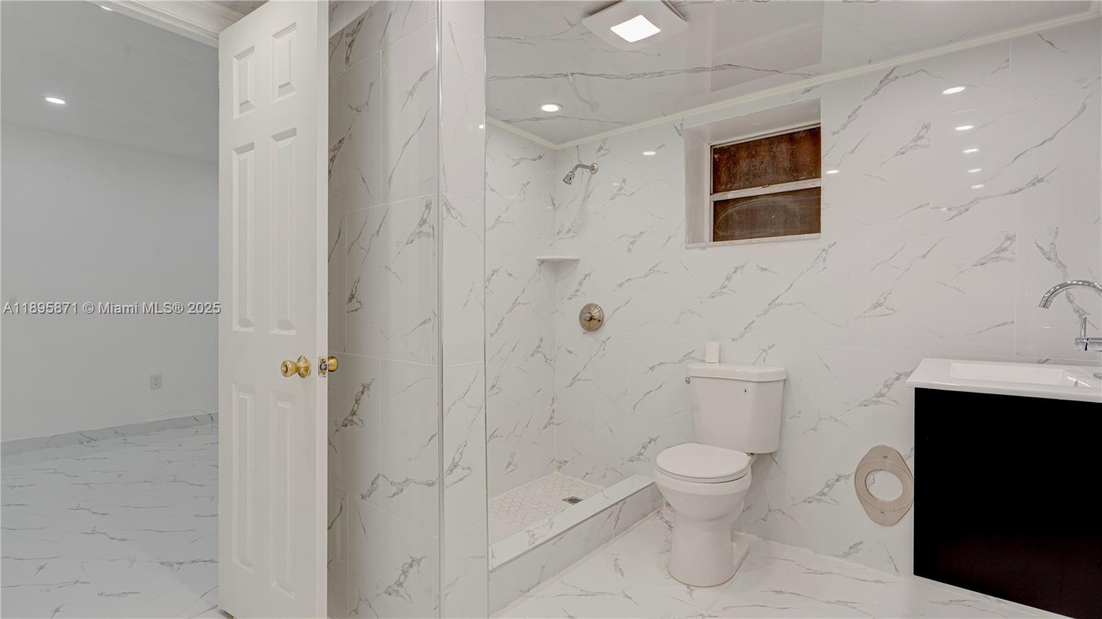 PALMETTO SPRINGS CONDO VI - Residential Lease