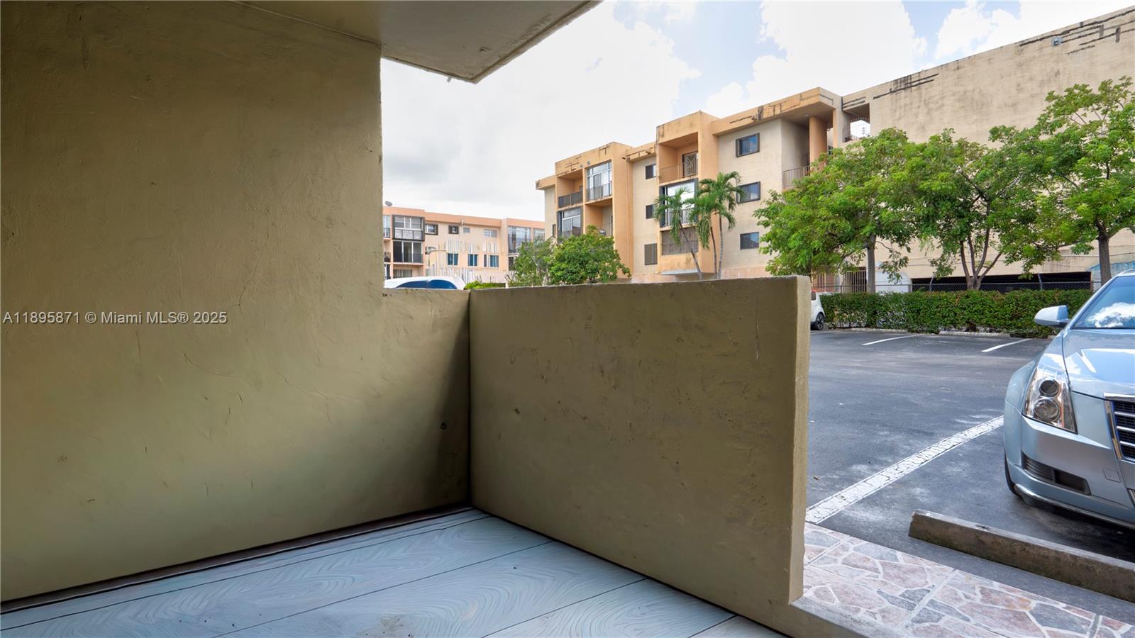 PALMETTO SPRINGS CONDO VI - Residential Lease