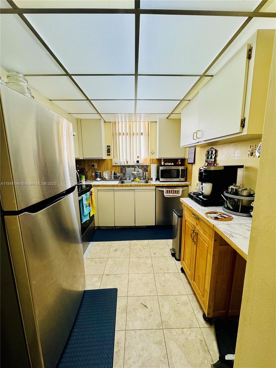 TOWER AT BISCAYNE COVE CO - Residential