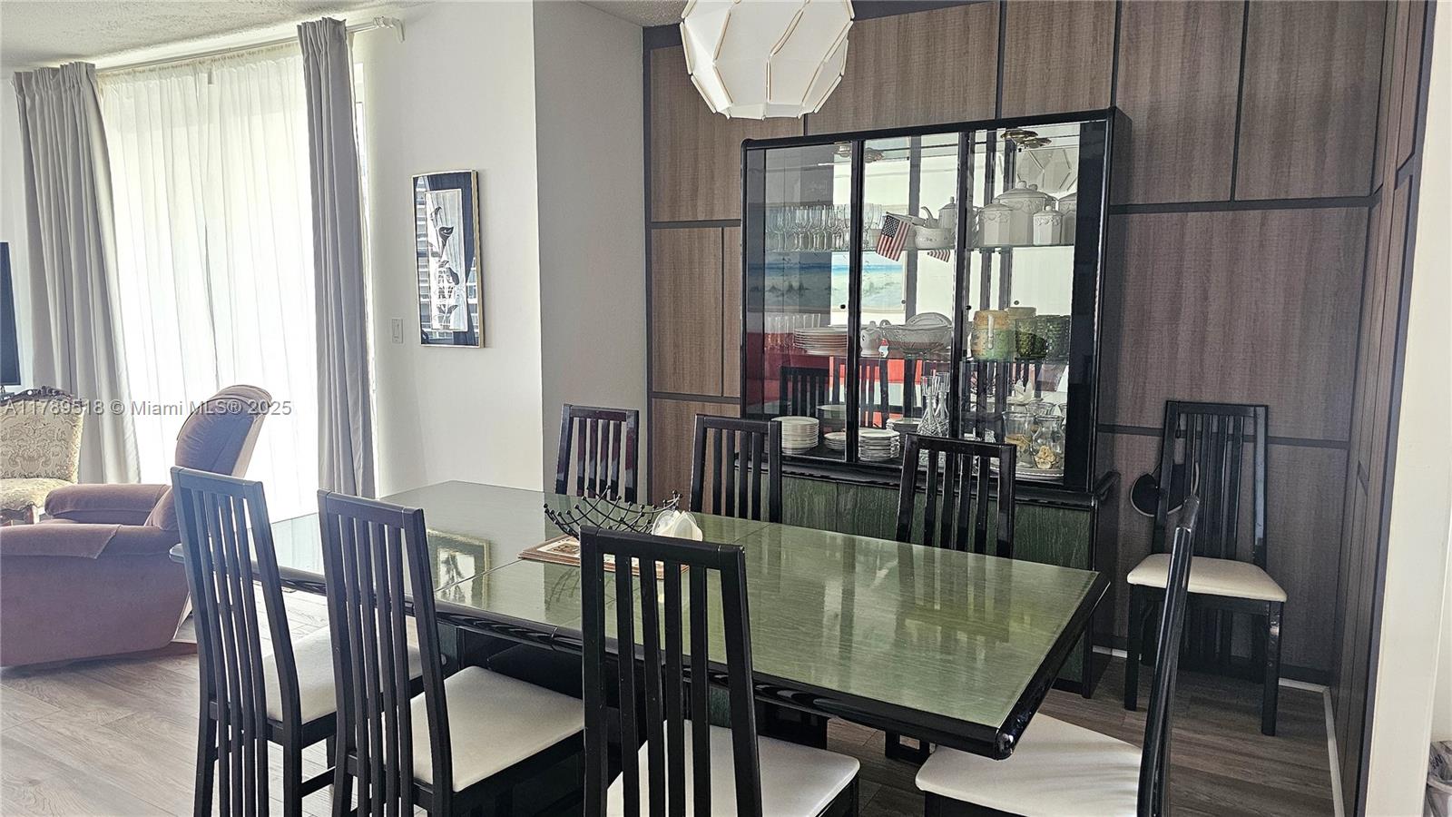 IMPERIAL TOWERS CONDO - Residential
